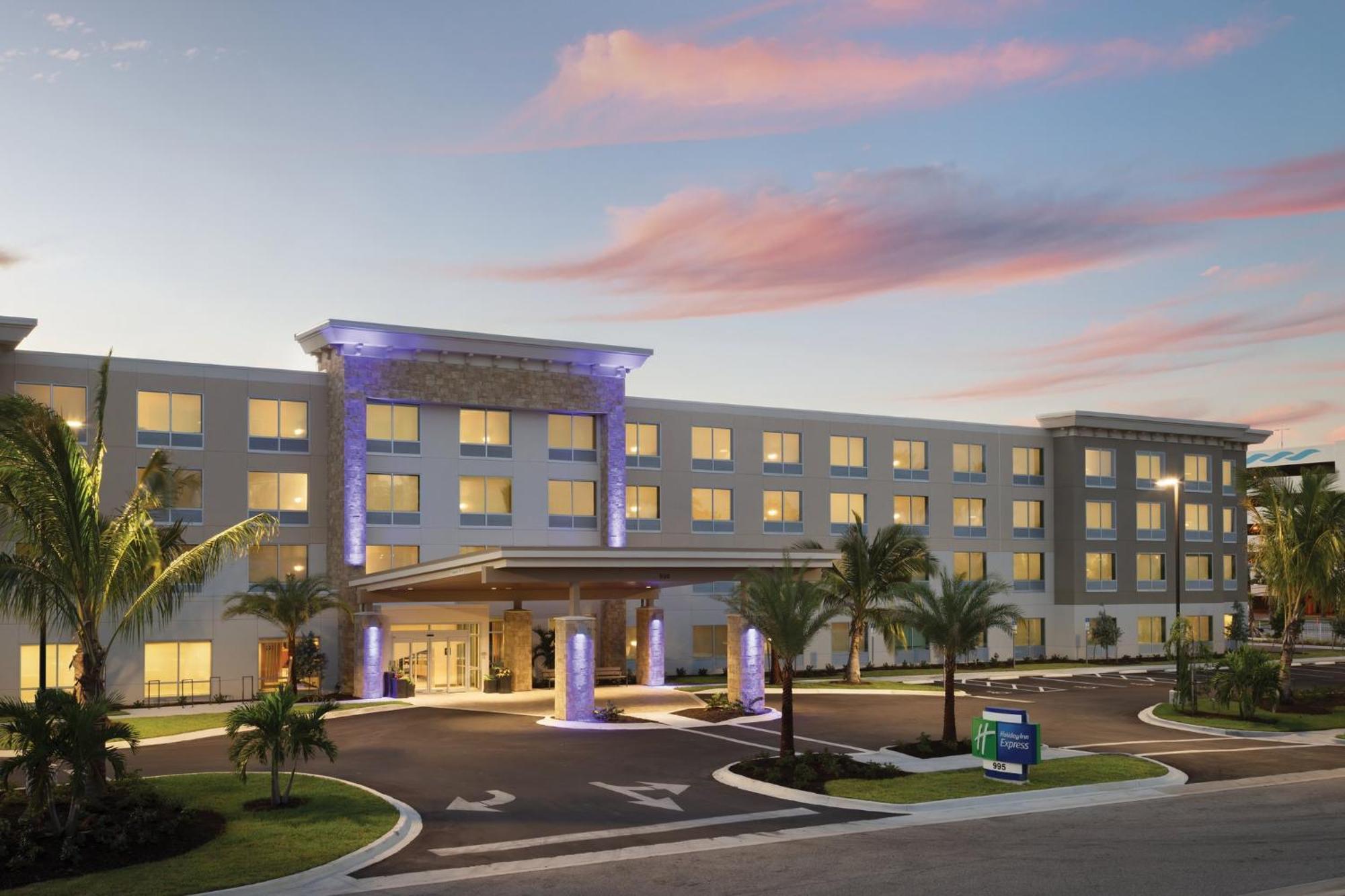 Holiday Inn Express Cape Canaveral By Ihg Εξωτερικό φωτογραφία